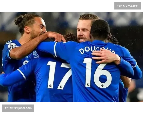 曼城发布对阵埃弗顿赛前海报 多库等球员齐亮相全力备战